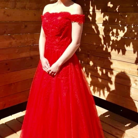 Red and long prom dress - Picture 1 of 11